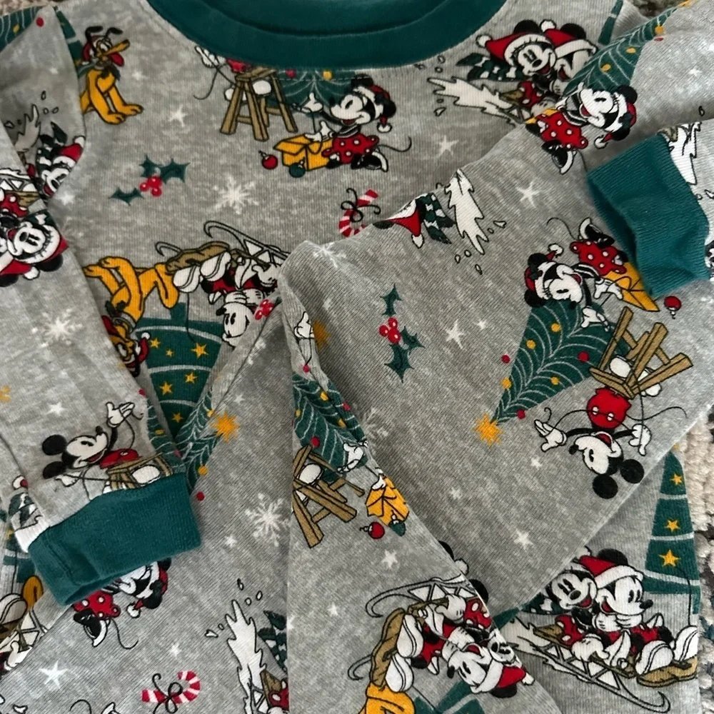 Disney 18 Month Mickey Minnie Mouse Holiday Pajama Set Long Sleeves Snug Fit